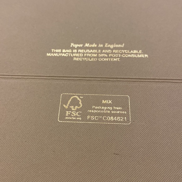 Authentic extra large Burberry paper bag - Picture 9 of 13